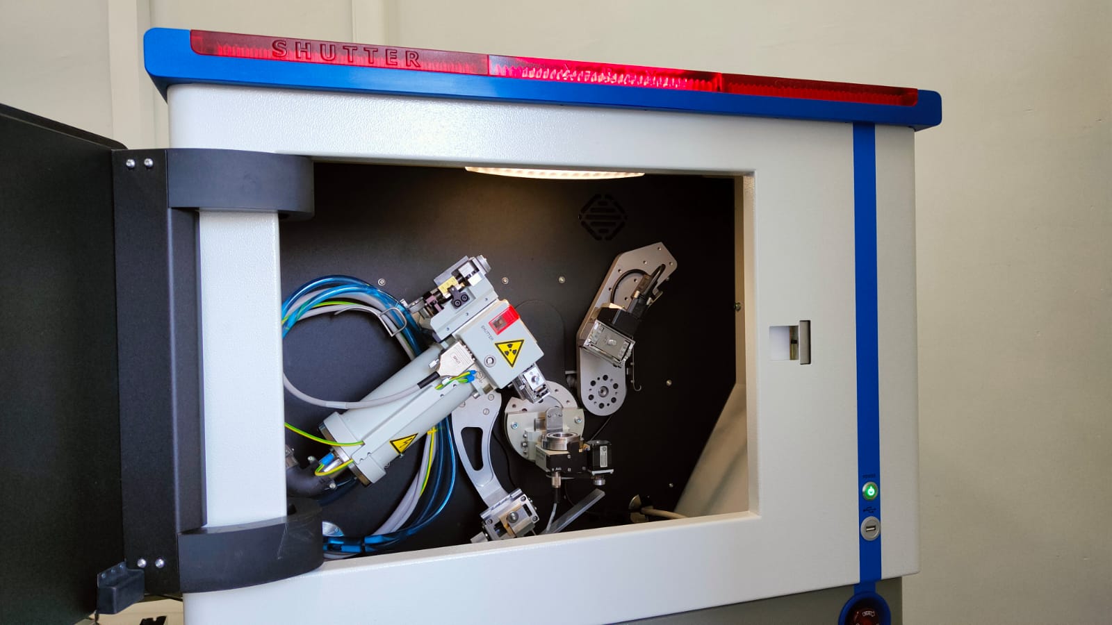 A new version of the Colibri benchtop diffractometer was presented to industry experts